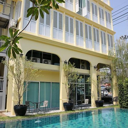 Latima Boutique Hostel Kanchanaburi Esterno foto
