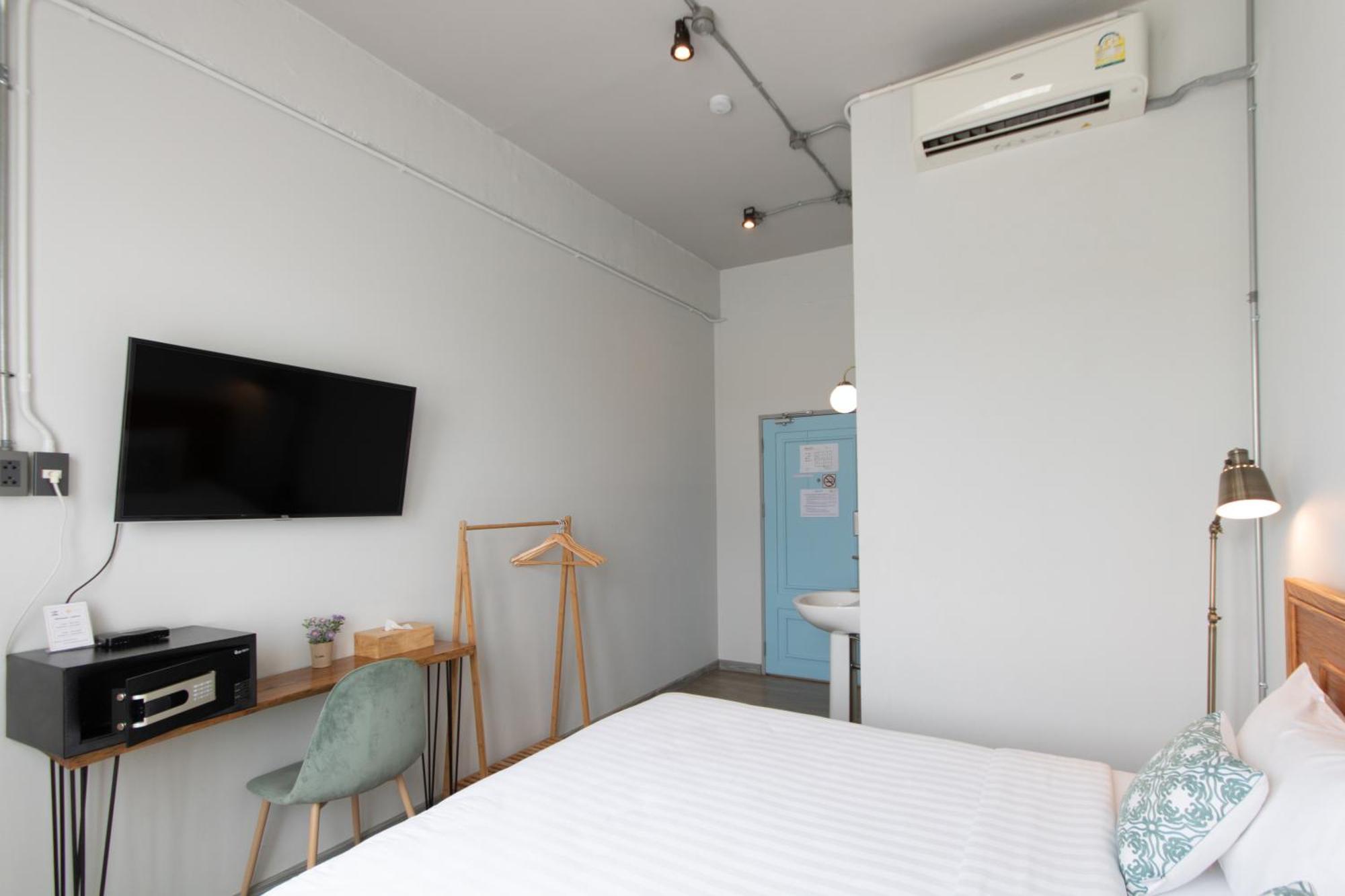 Latima Boutique Hostel Kanchanaburi Esterno foto