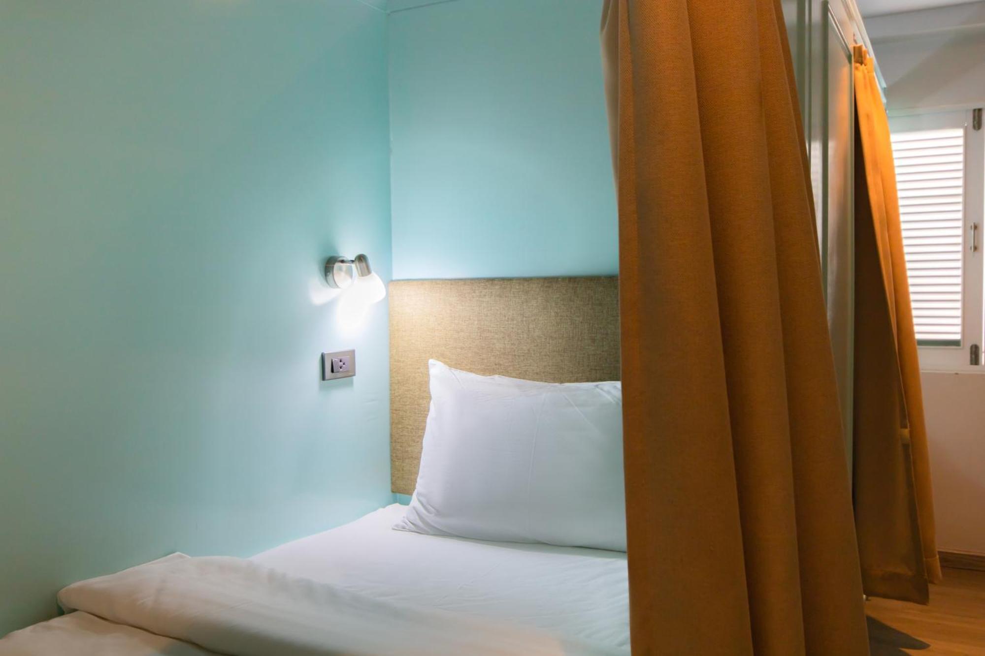 Latima Boutique Hostel Kanchanaburi Esterno foto