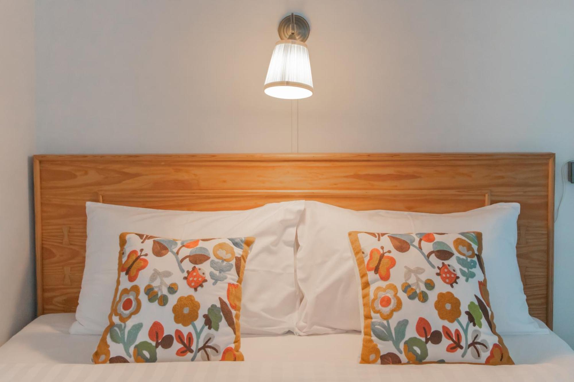 Latima Boutique Hostel Kanchanaburi Esterno foto