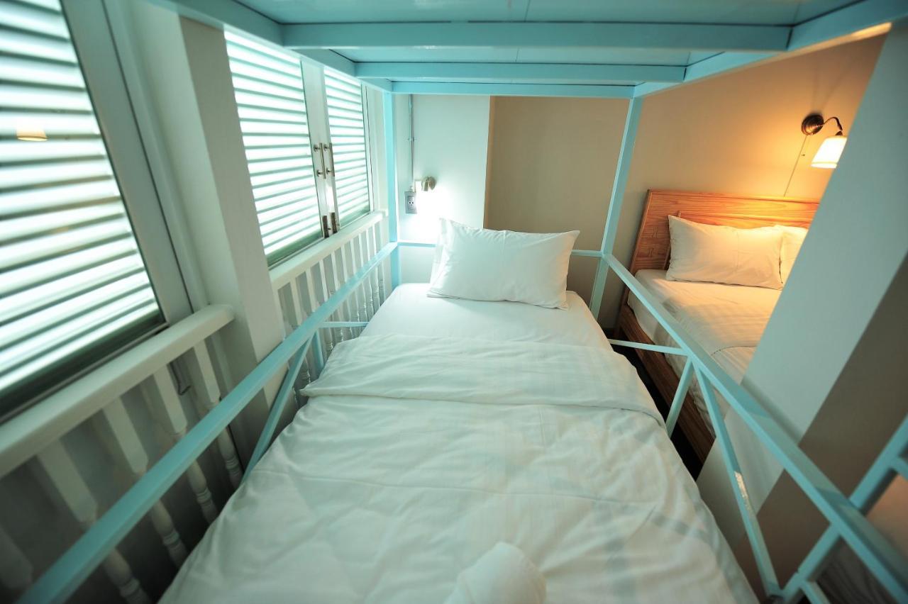 Latima Boutique Hostel Kanchanaburi Esterno foto