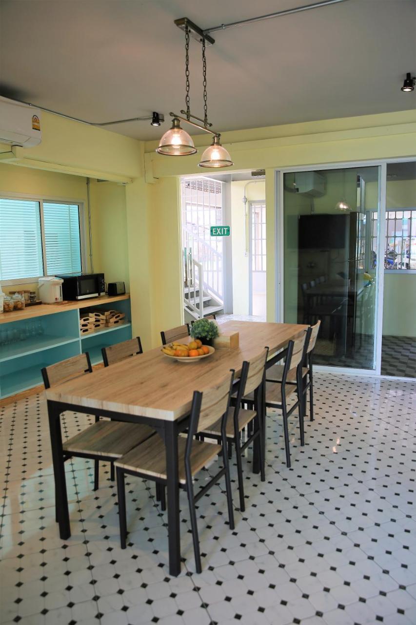 Latima Boutique Hostel Kanchanaburi Esterno foto
