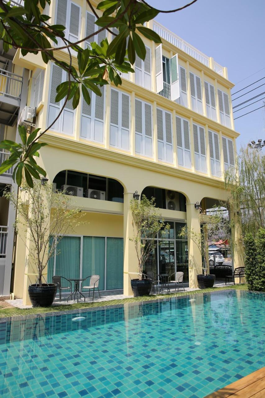 Latima Boutique Hostel Kanchanaburi Esterno foto