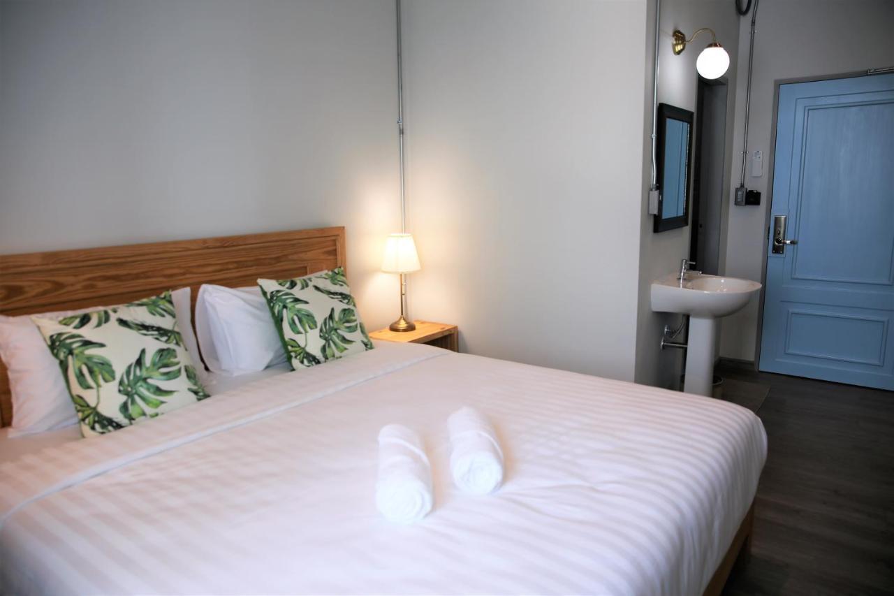 Latima Boutique Hostel Kanchanaburi Esterno foto