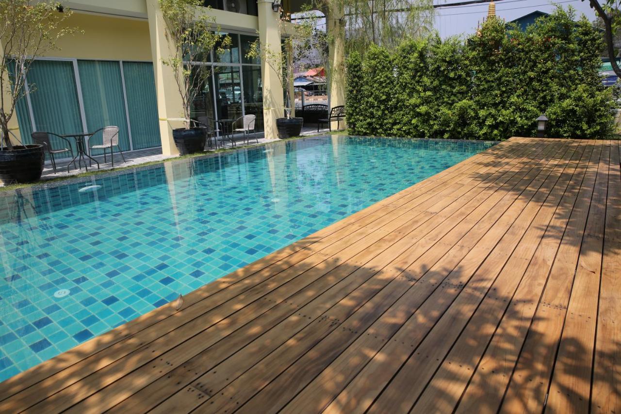 Latima Boutique Hostel Kanchanaburi Esterno foto